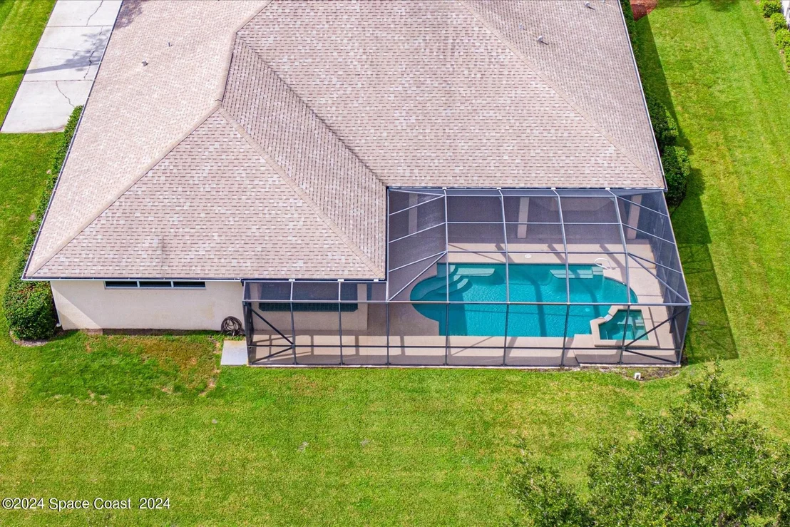 Photo of 2131 Windbrook Drive SE