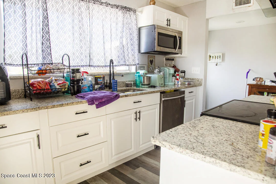 Photo of 750 Bianca Drive NE