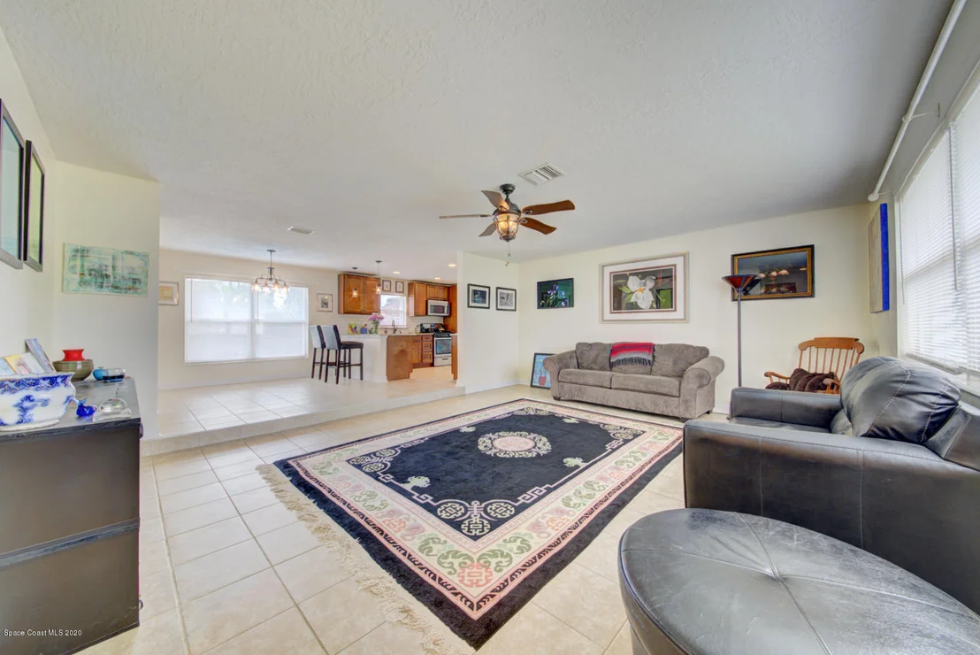 Photo of 907 Jefferson Road