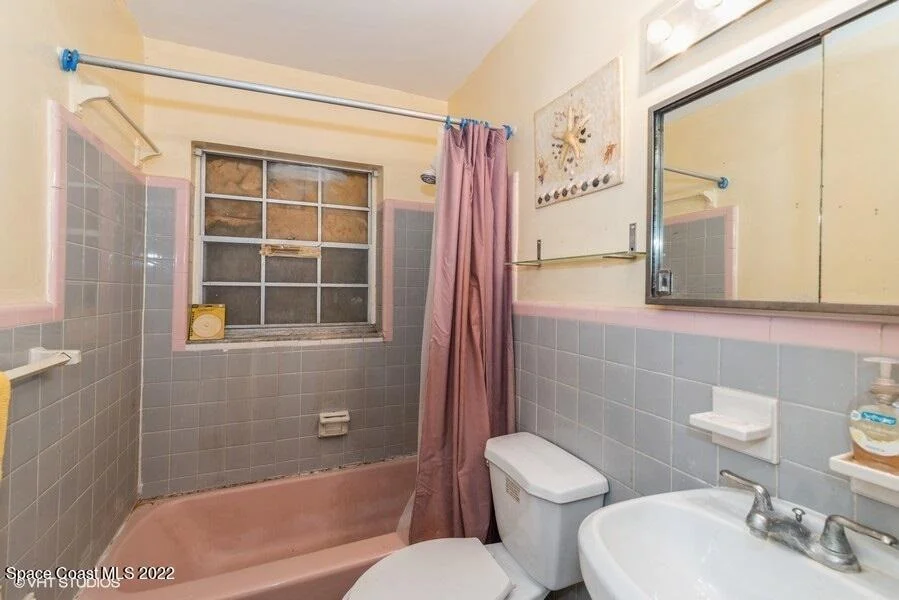 Photo of 240 Avenida Del Mar