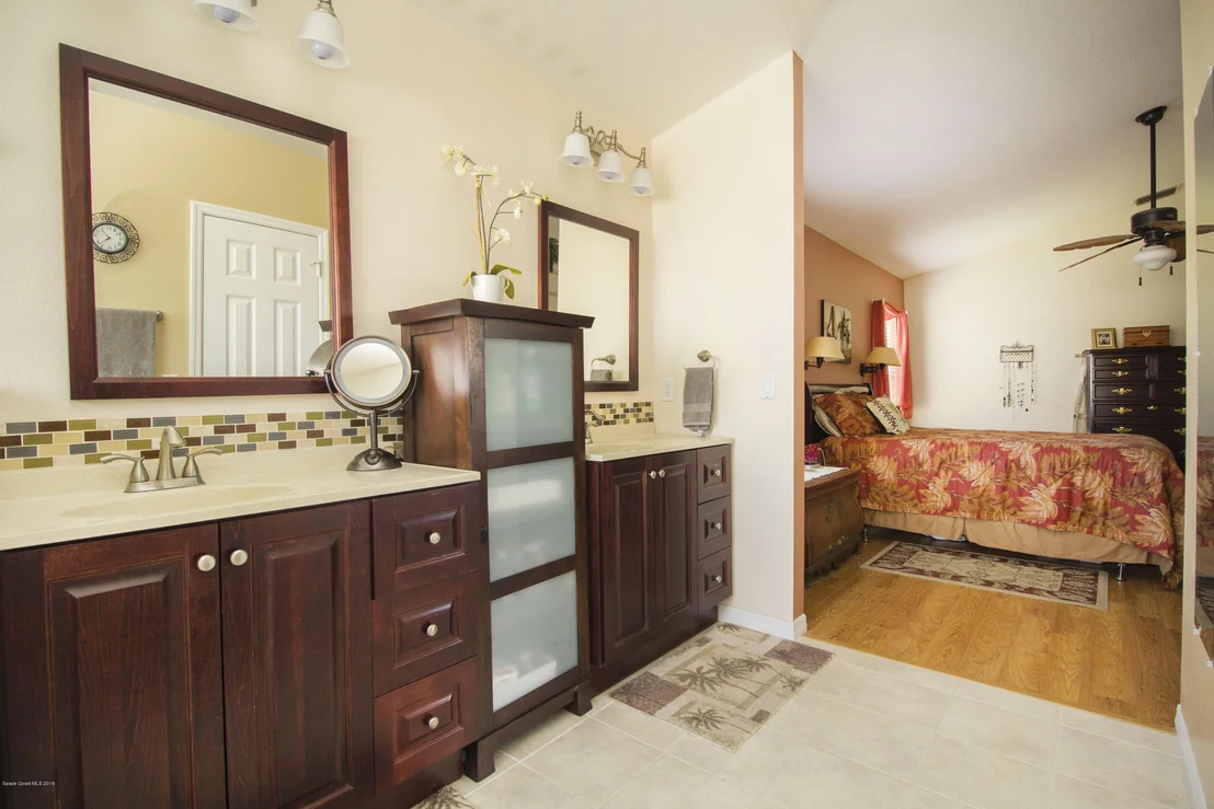 Photo of 1041 Pelican Lane