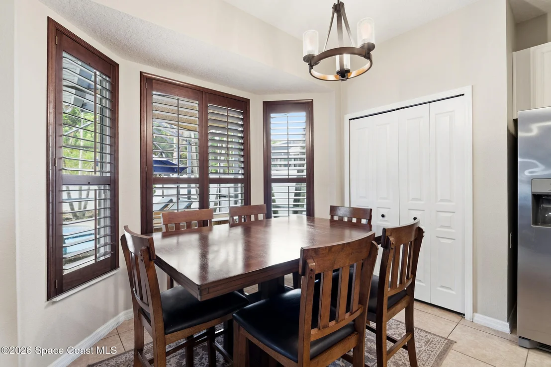 Photo of 1400 Bourke Lane
