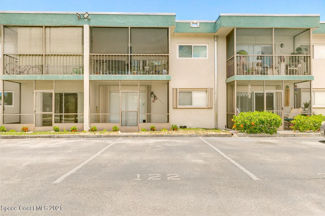Photo of Unit 122 at 3001 Thrush Drive