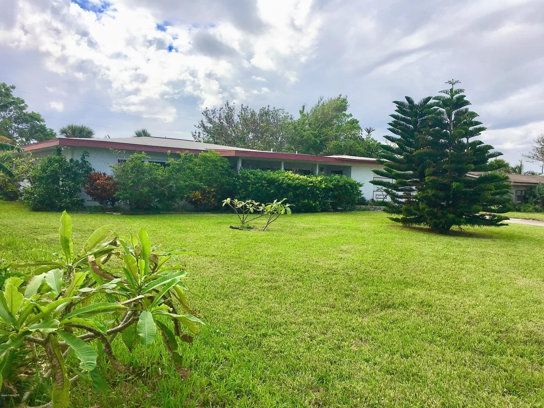 Photo of 143 Cocoa Avenue