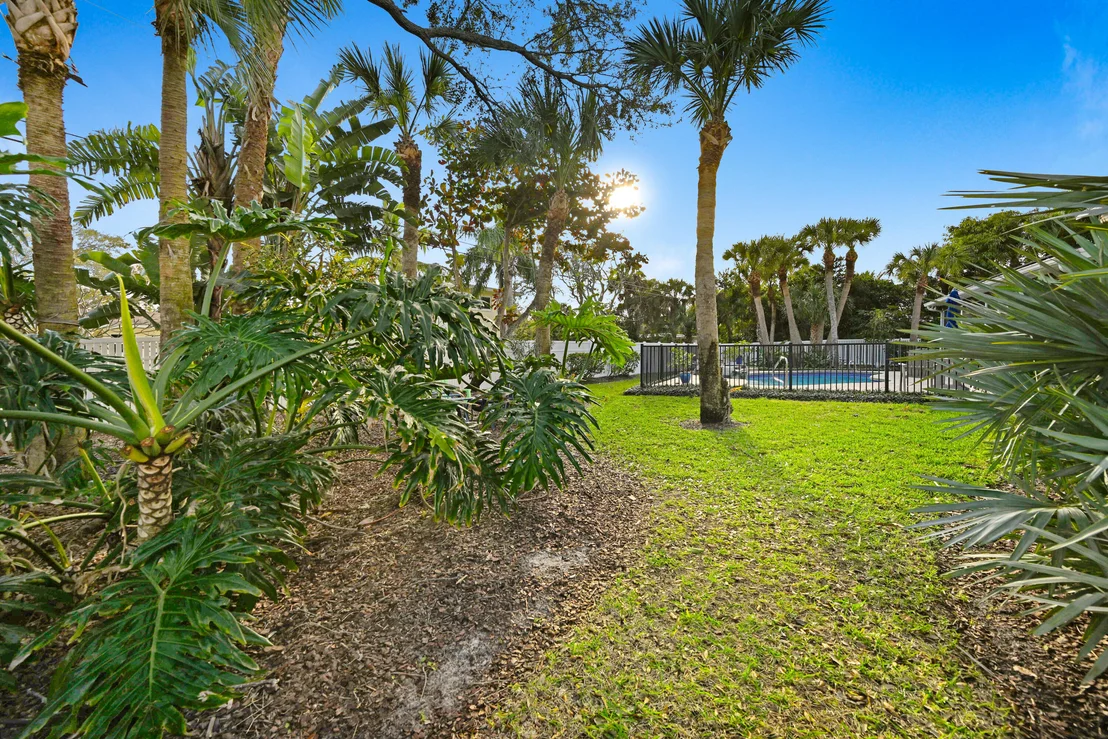 Photo of 225 Ormond Drive S