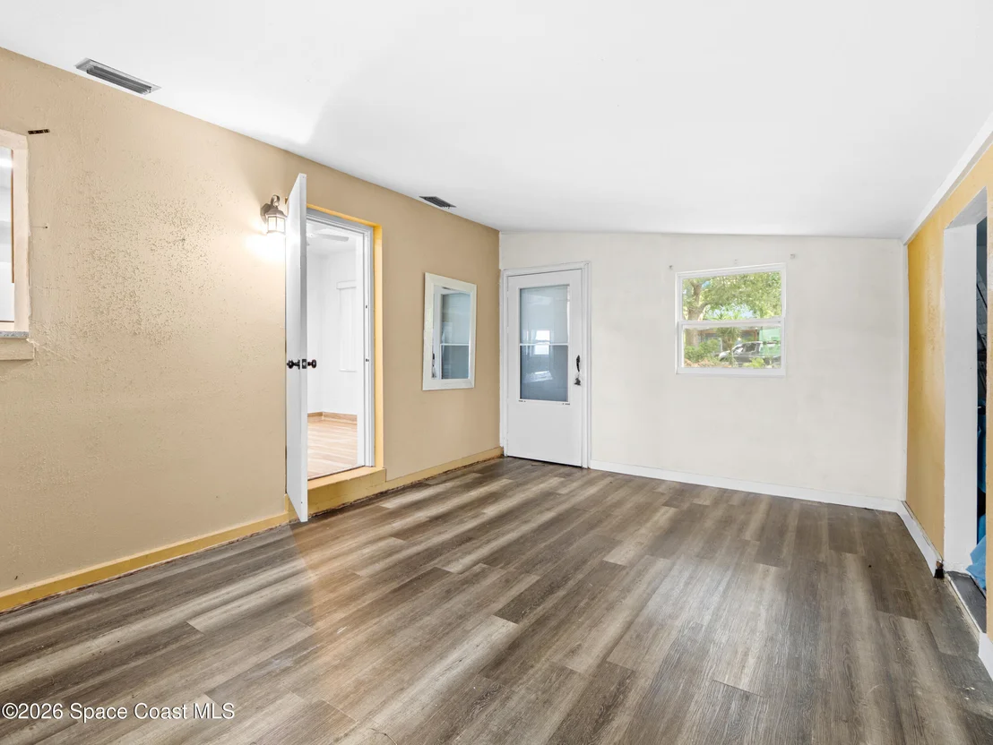 Photo of 979 Alexia Street