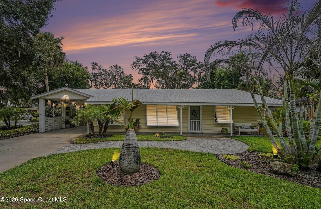Photo of 565 Old Oak Street