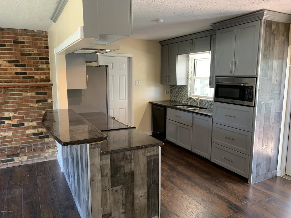 Photo of 370 Maple Place