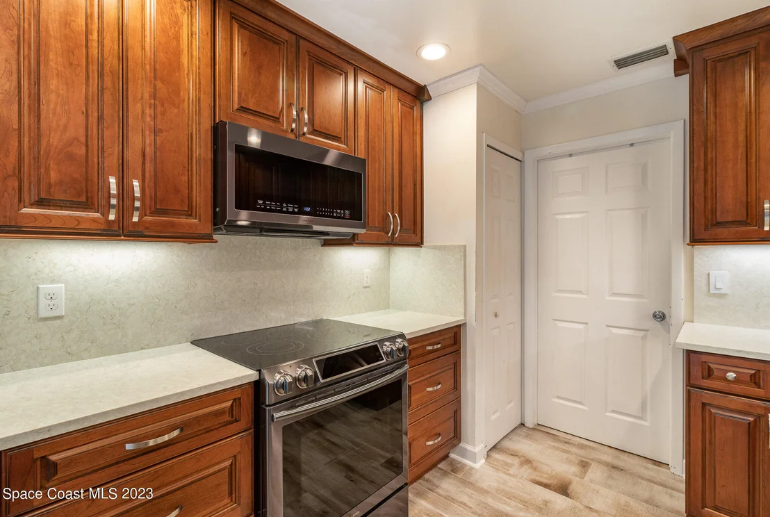 Photo of 833 Pine Shadows Avenue