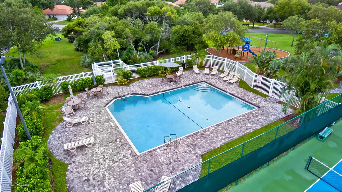 Photo of 393 Peregrine Drive