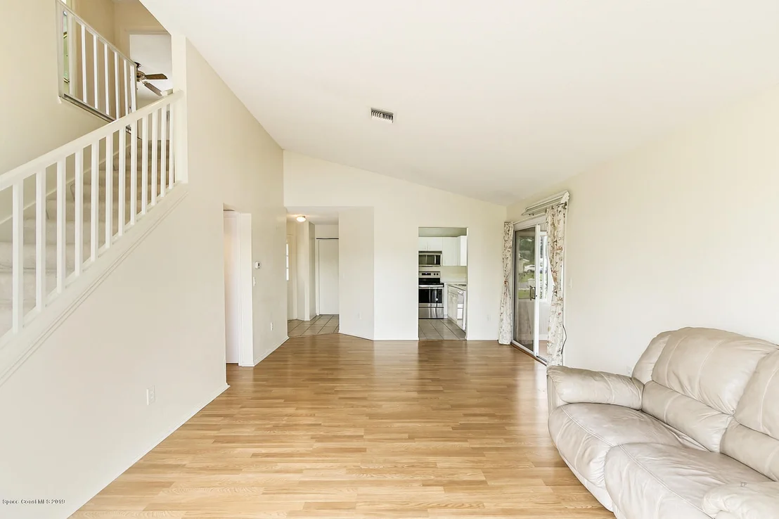 Photo of 1013 Goldenrod Circle NE