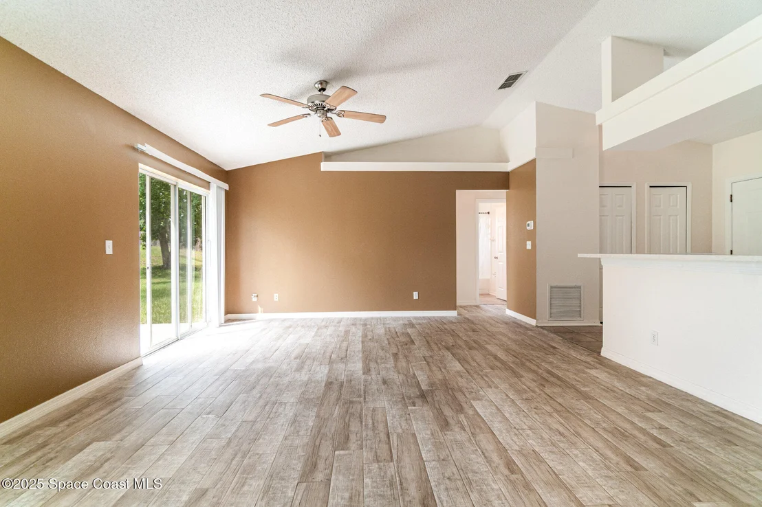 Photo of 11833 Foxglove Drive