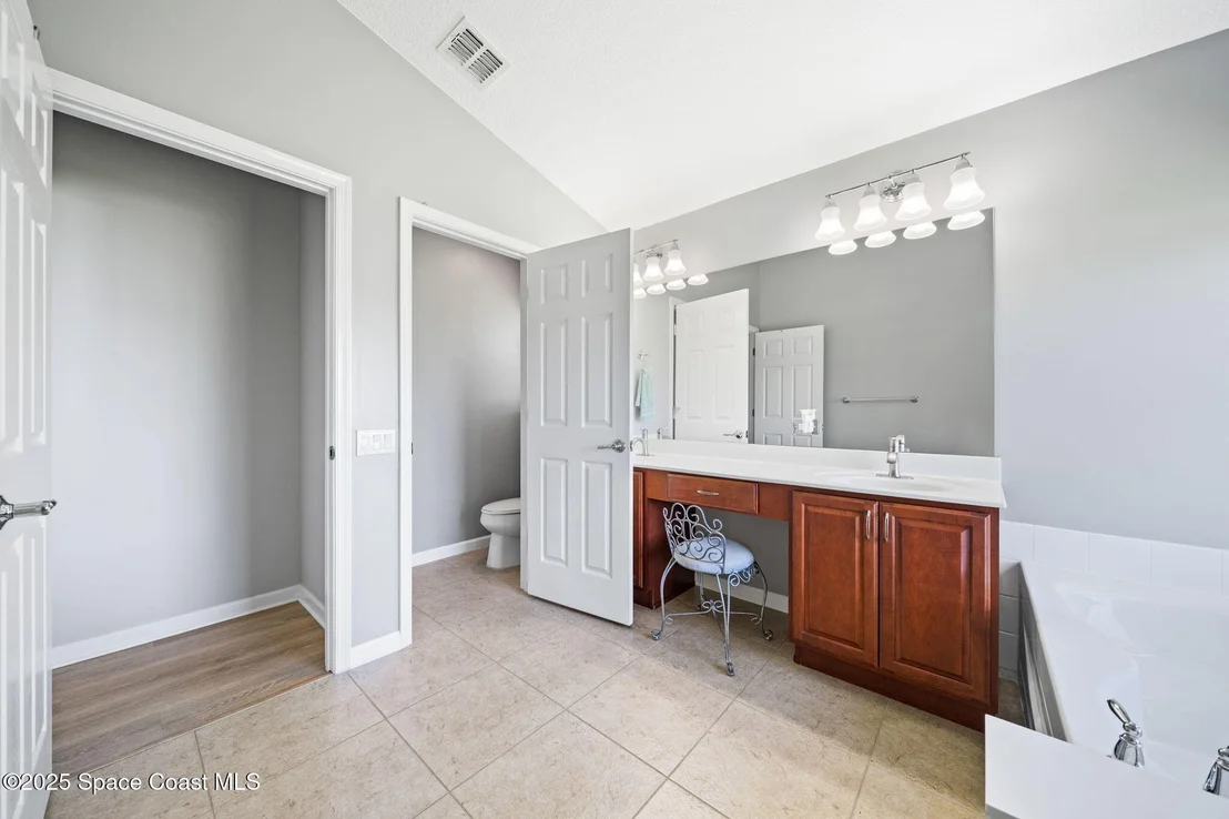 Photo of 1327 Dittmer Circle SE