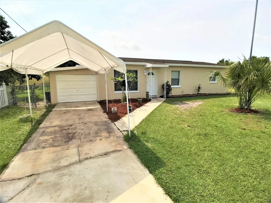 Photo of 1705 Mosswood Drive