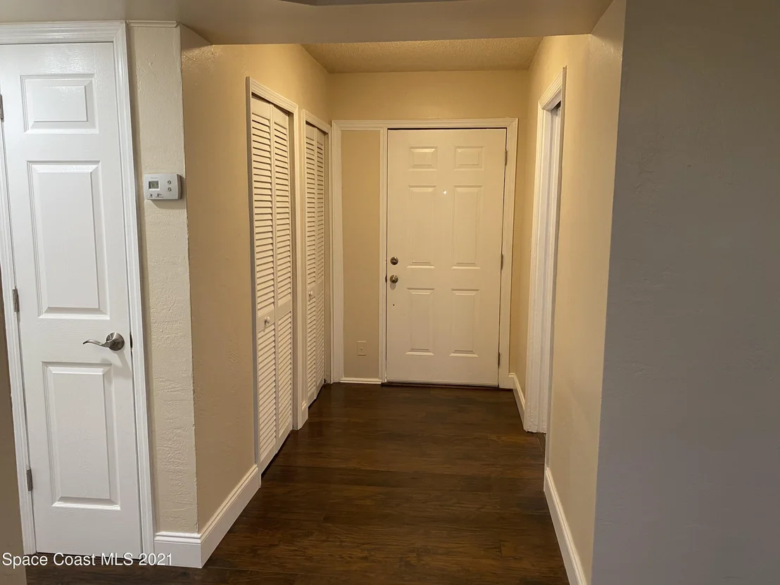 Photo of 835 Canada Street NE