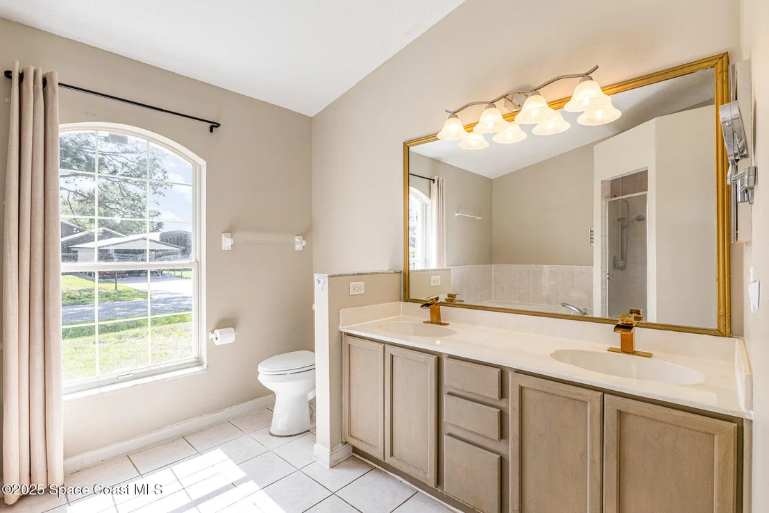 Photo of 6480 Annapolis Street