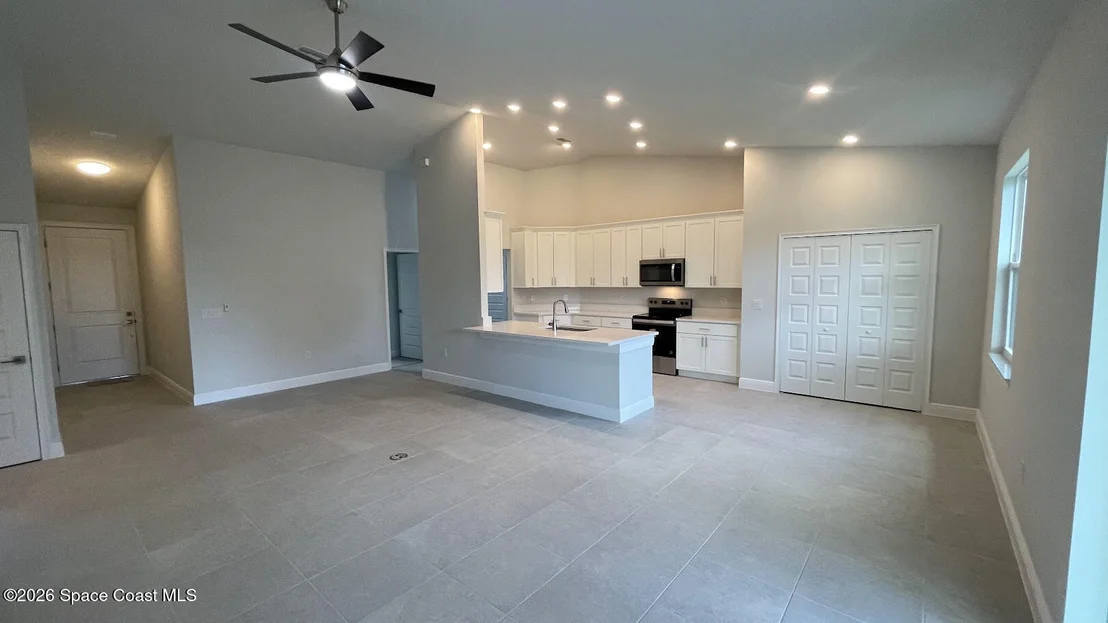Photo of 1797 Tharp Road SE