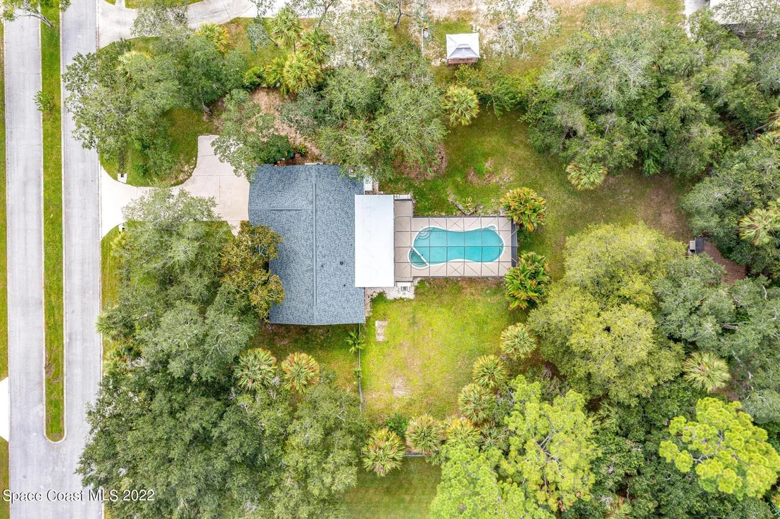 Photo of 1807 Live Oak Drive N