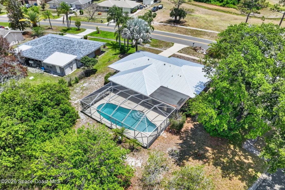 Photo of 1340 Mariposa Drive NE