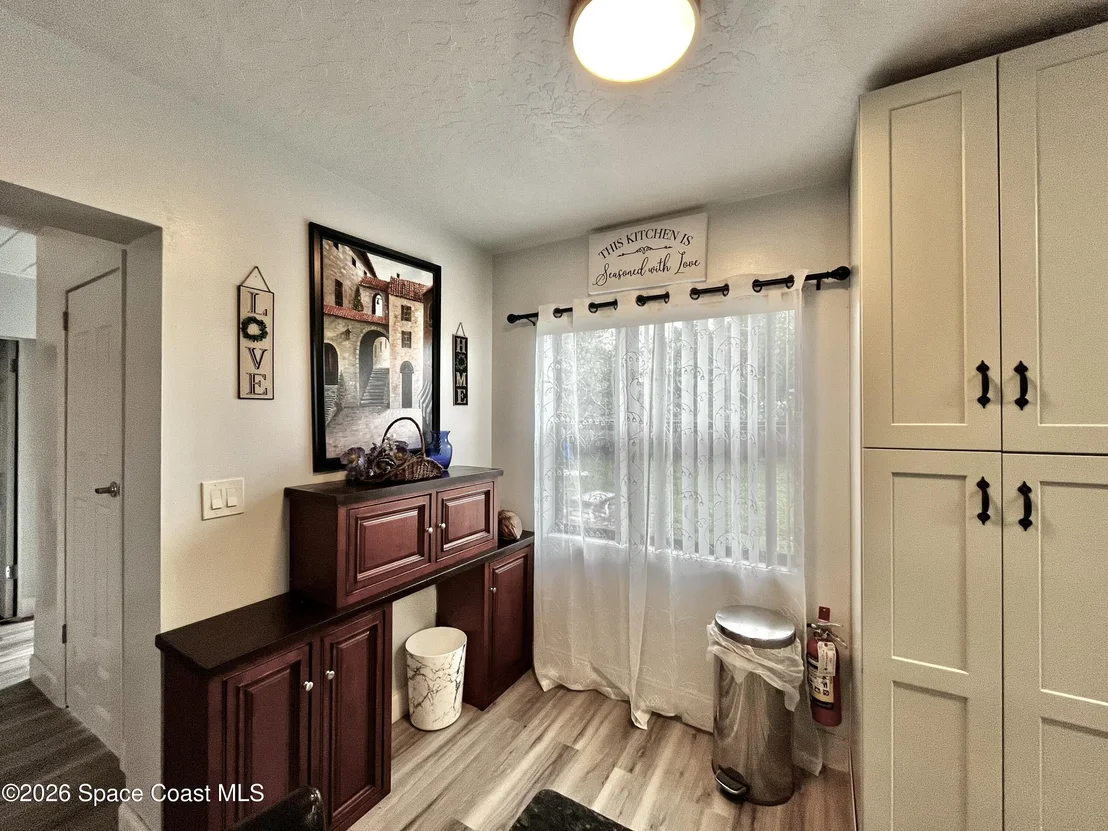 Photo of 2000 Sarno Road