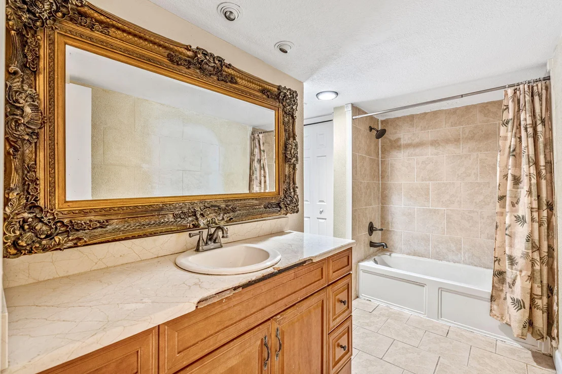 Photo of 1645 Figtree Drive