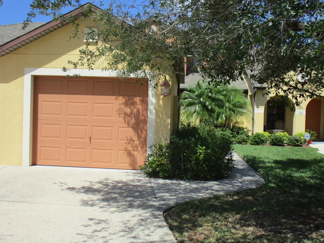 Photo of Unit 105 at 895 Luminary Circle