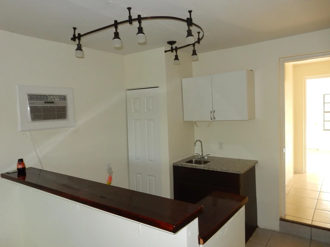 Photo of 404 Iris Lane