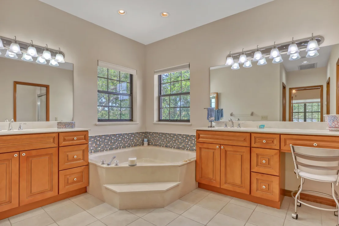 Photo of 561 Nightingale Drive