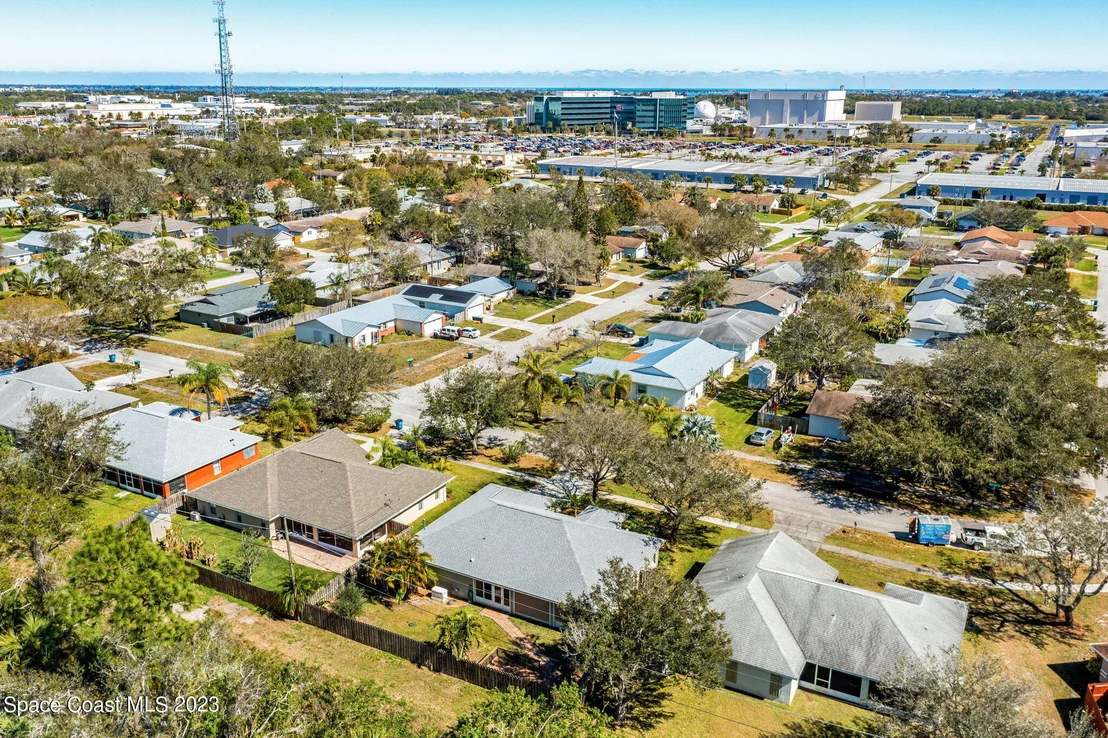 Photo of 1220 Katrina Course NE