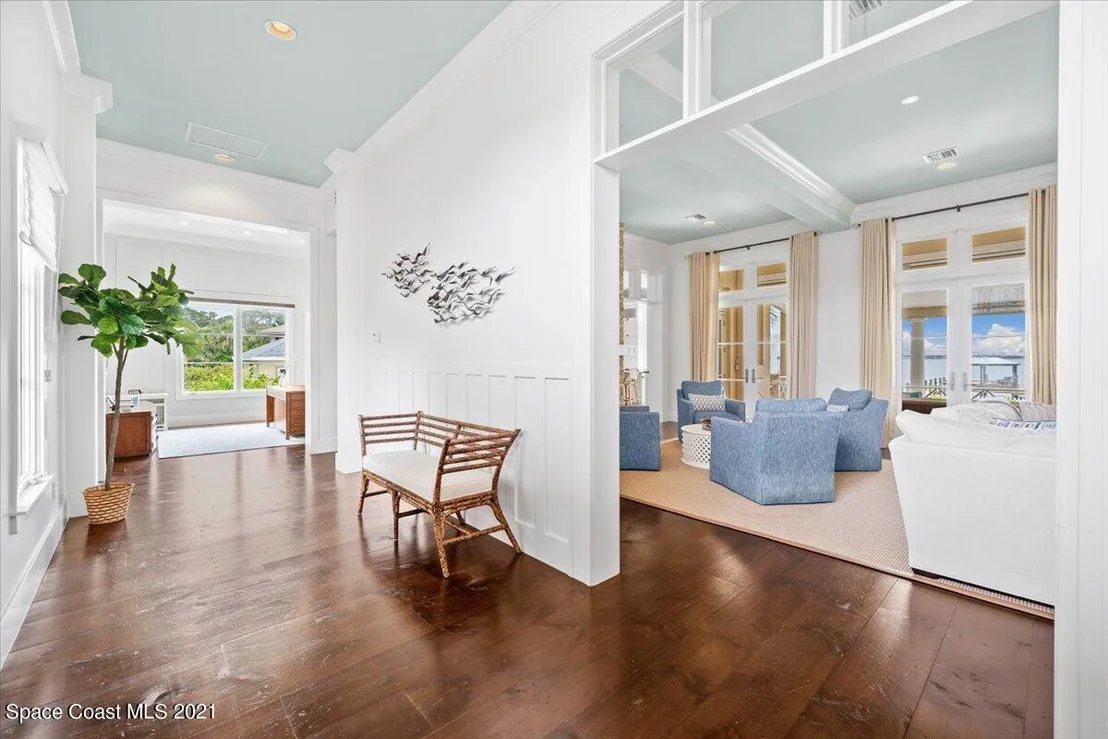 Photo of 2780 N Riverside Drive