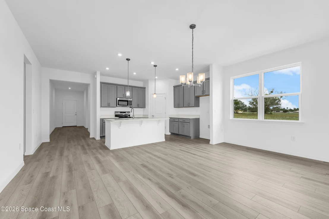 Photo of 1012 Banff Drive NE
