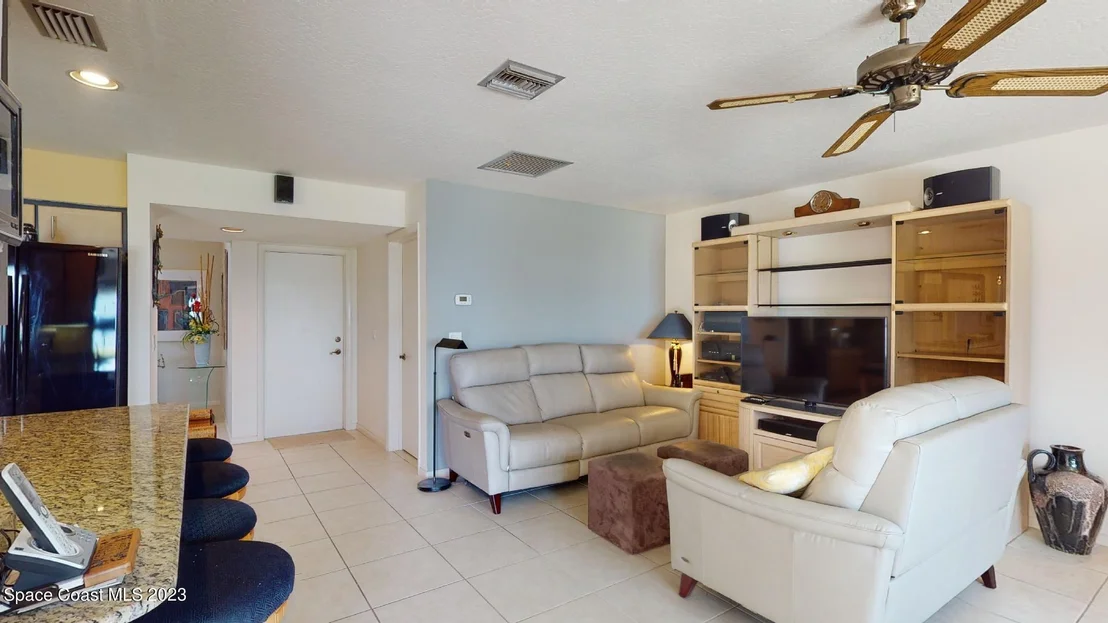 Photo of 421 Riverview Lane