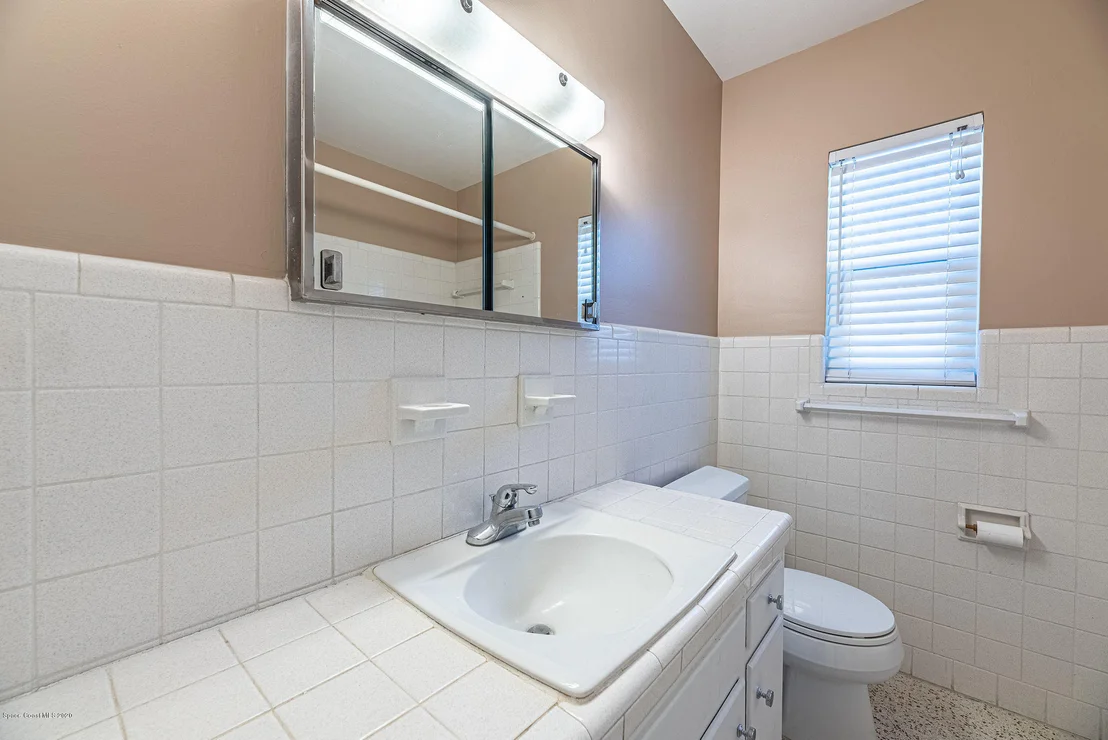 Photo of 1184 E Sun Circle