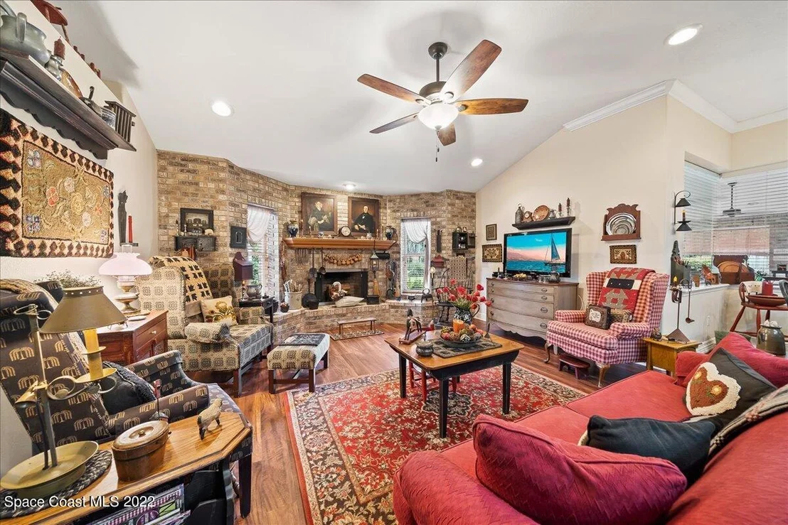 Photo of 2372 Woodfield Circle