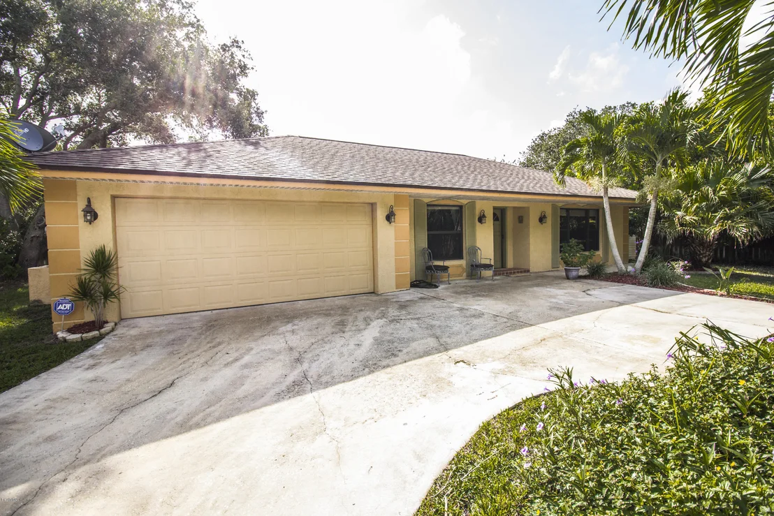Photo of 10 Coconut Road
