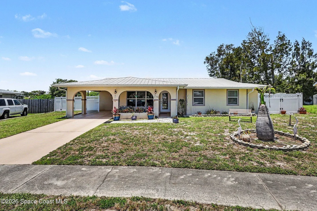 Photo of 1178 Abbey Circle NE