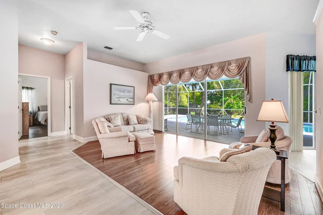 Photo of 2180 Royal Oaks Drive