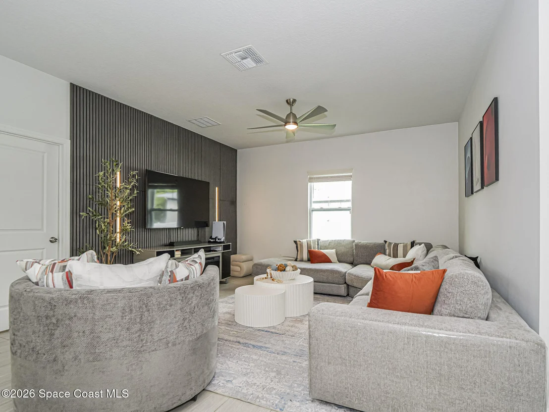 Photo of 3010 Eldron Boulevard SE