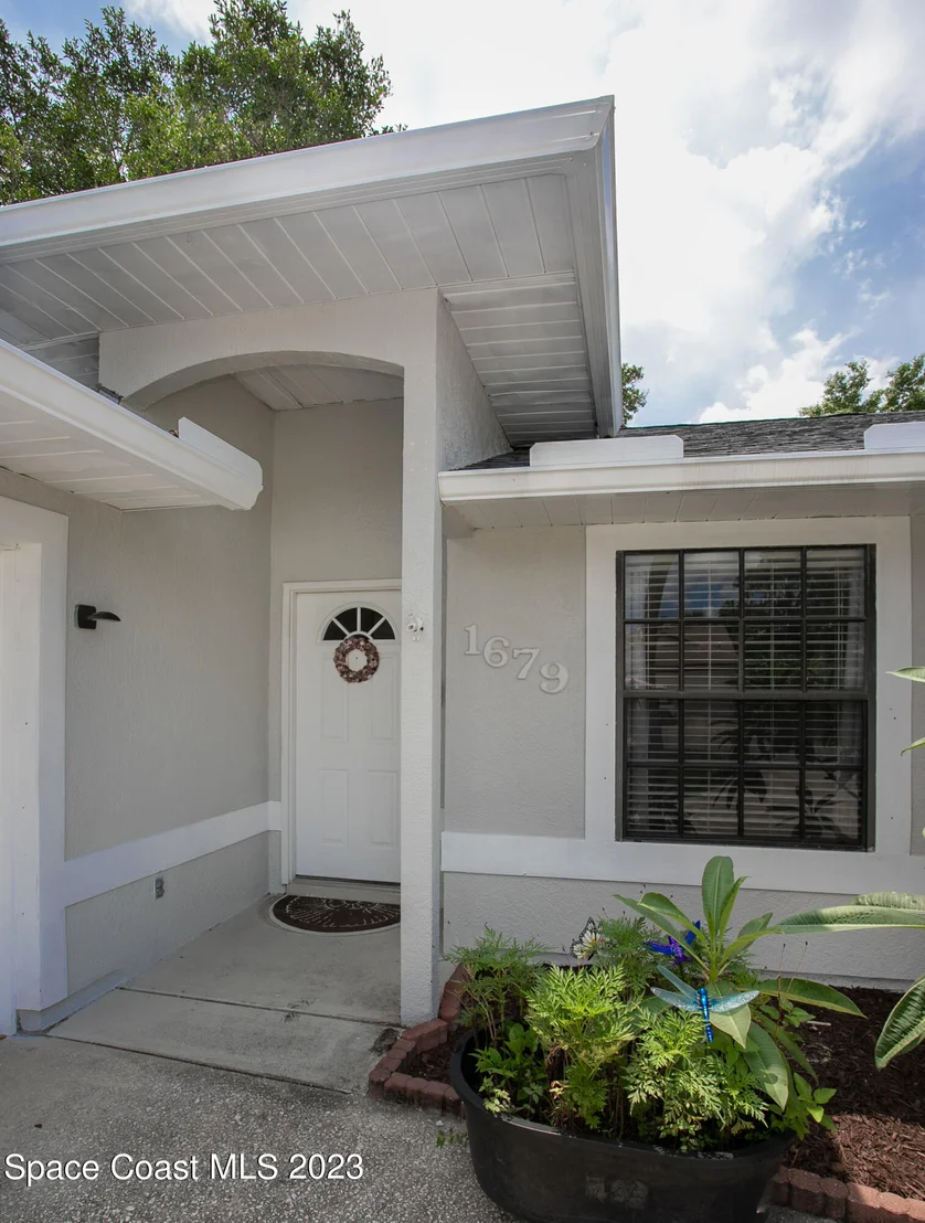 Photo of 1679 Palm Ridge Road