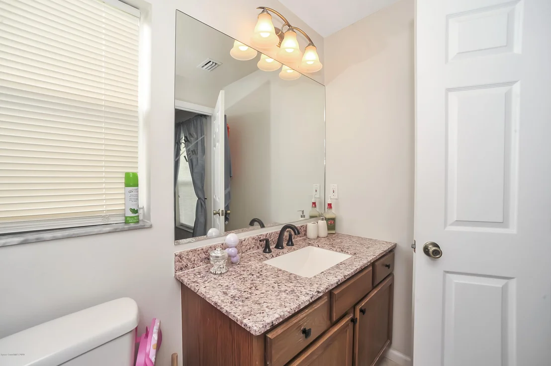 Photo of 6229 Alden Avenue