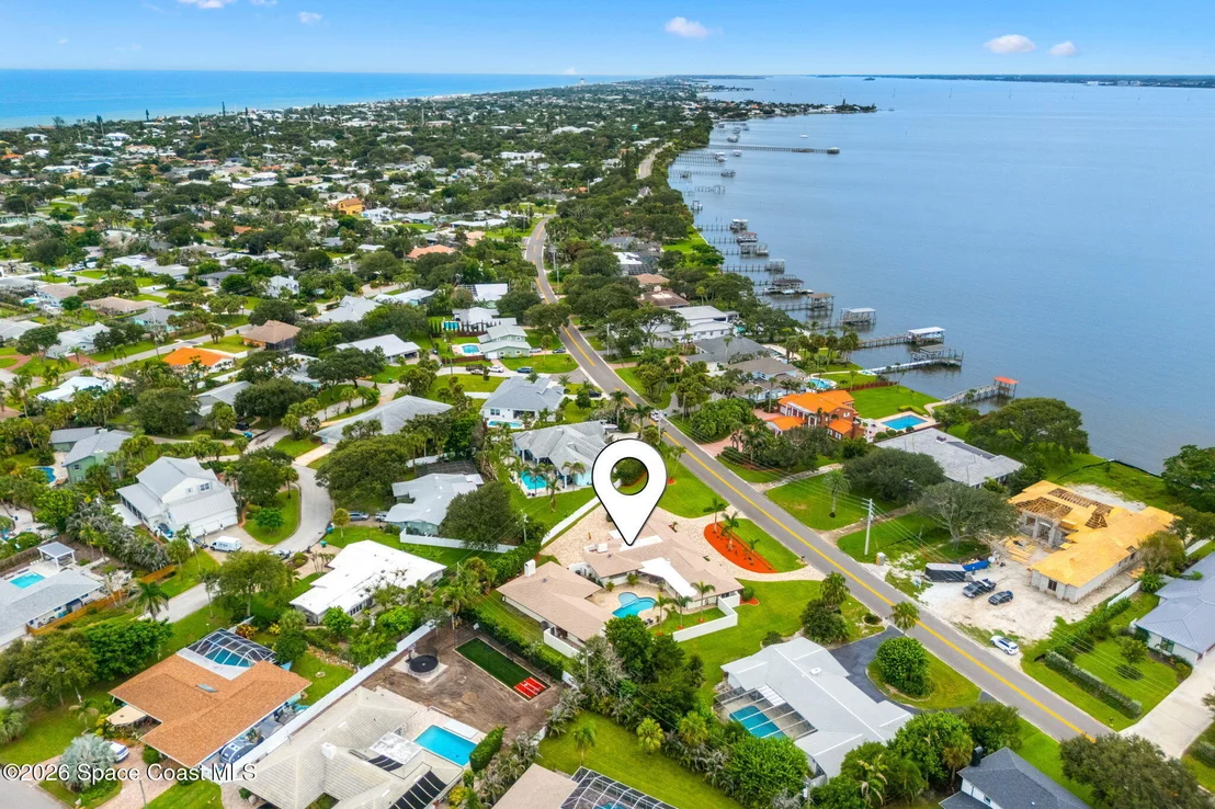 Photo of 207 Riverside Drive