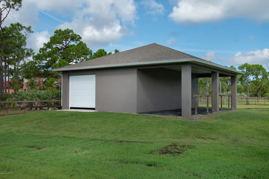Photo of 6940 Hacienda Drive