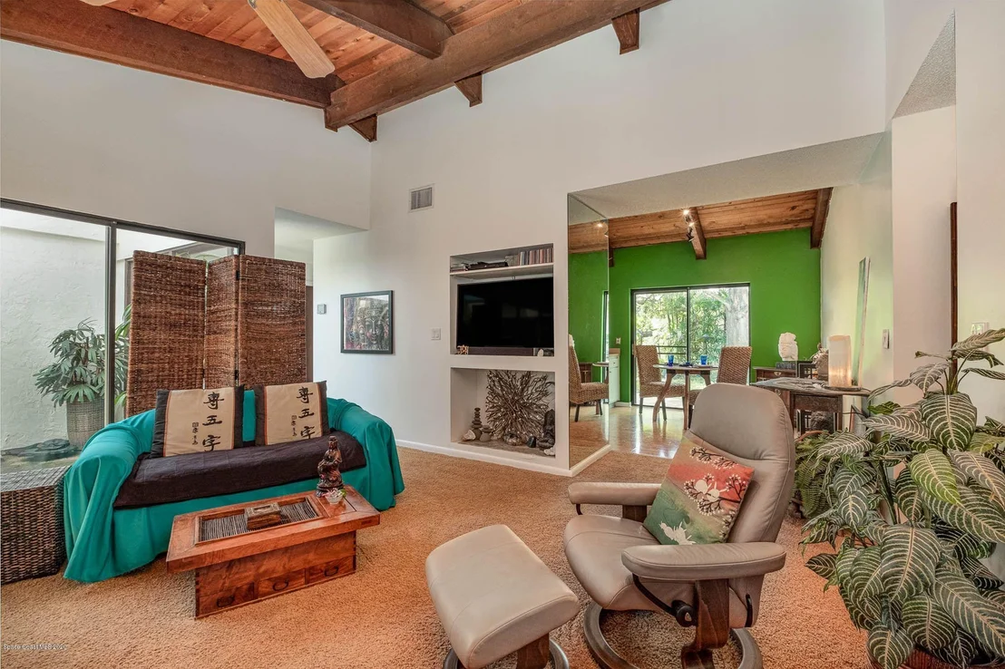 Photo of 303 Myrtlewood Road