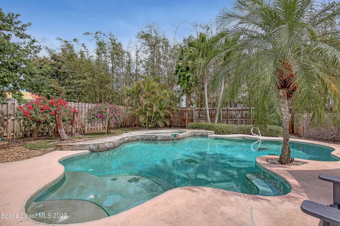Photo of 400 Mosswood Boulevard