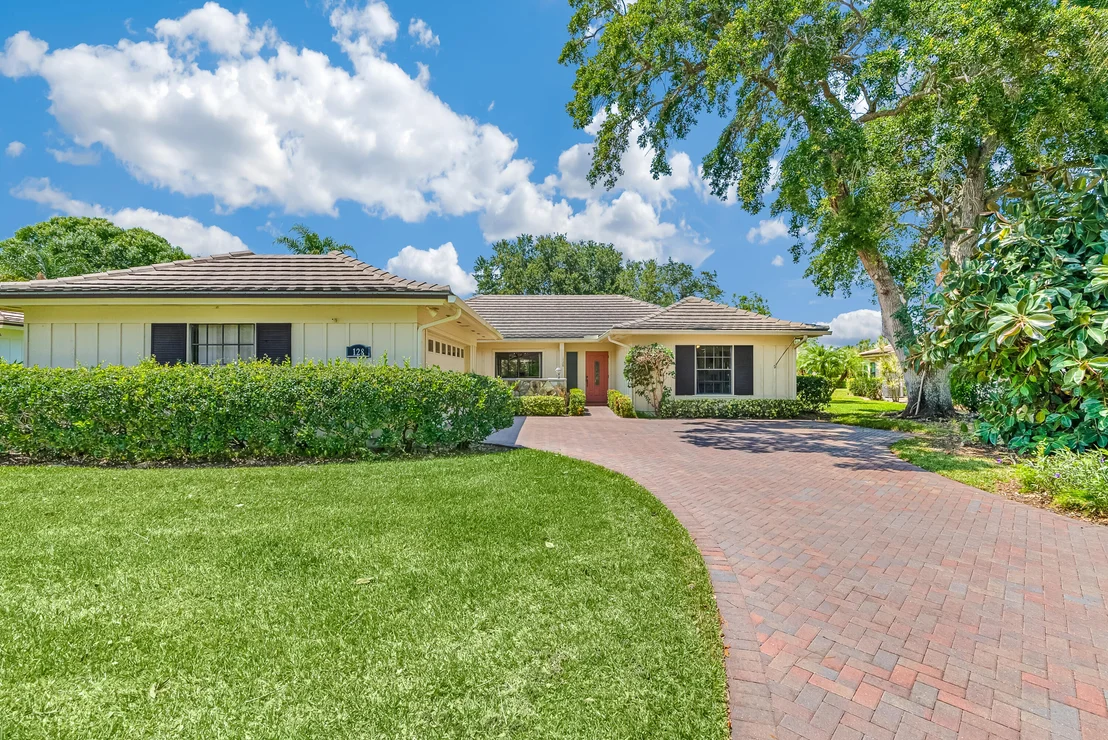 Photo of 128 Prestwick Circle
