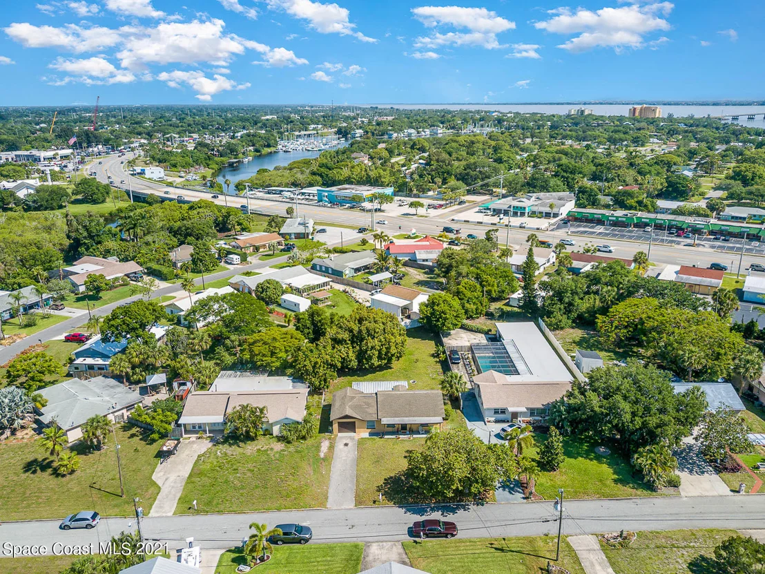 Photo of 570 Loveridge Drive