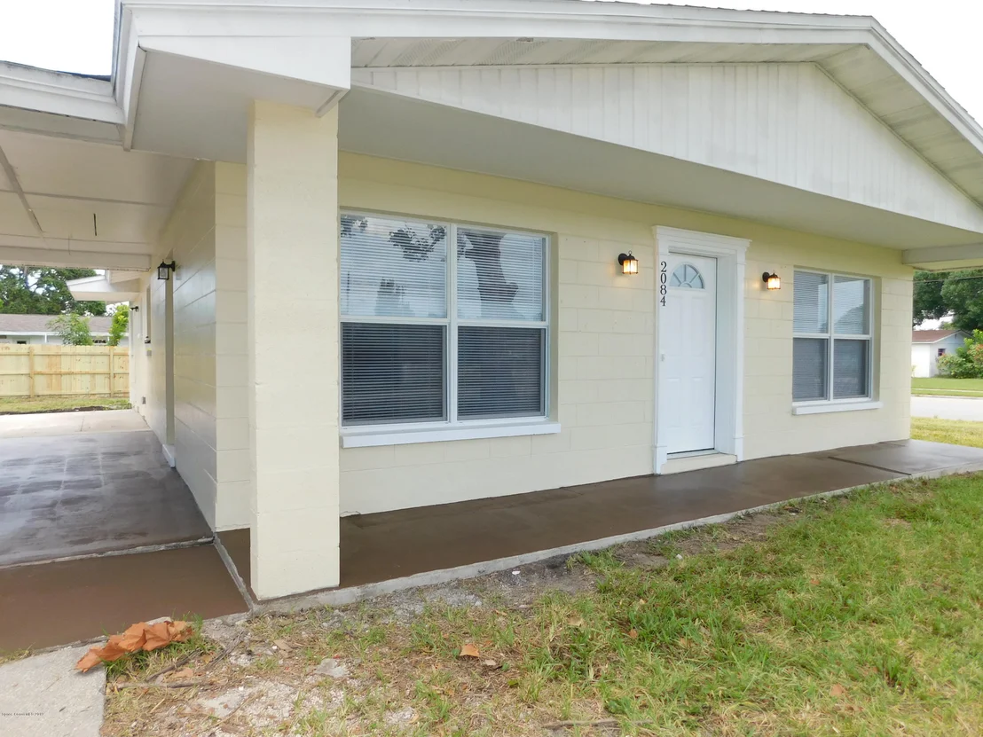 Photo of 2084 Lakeview Drive