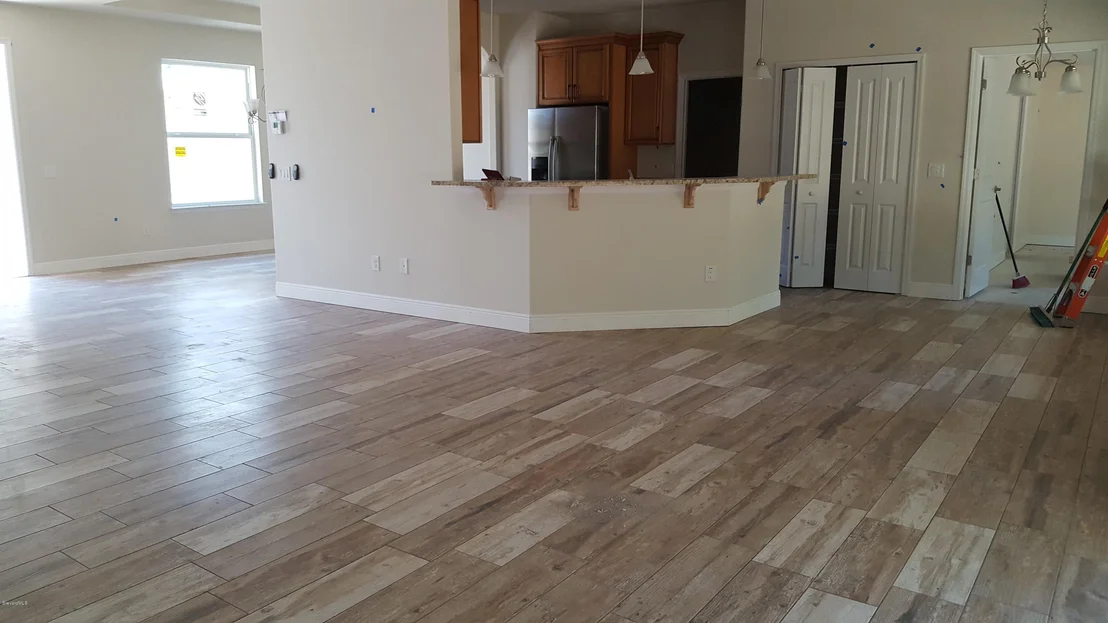 Photo of 1449 Van Eck Road NE