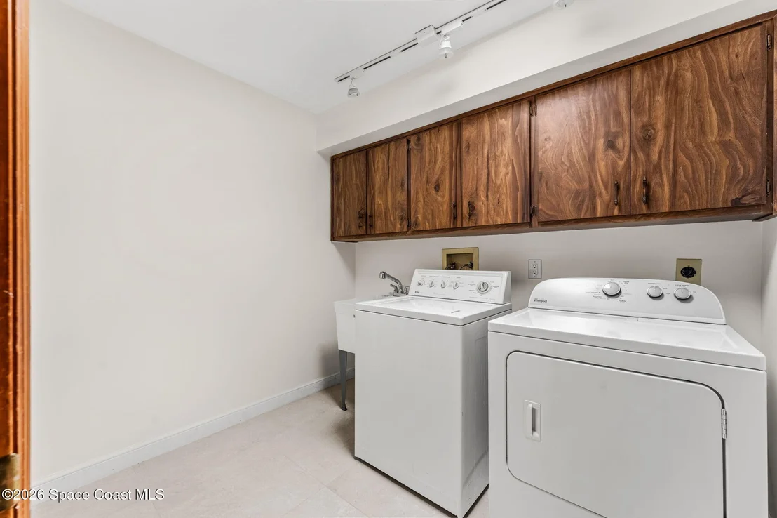 Photo of 496 N River Oaks Drive