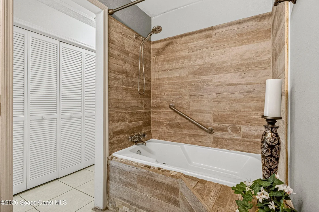 Photo of 718 Pine Island Drive